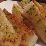 和献洋菜Hi-Bi - ガーリックトースト