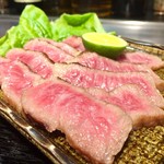 大栄 - 牛トロたたき　2,600円