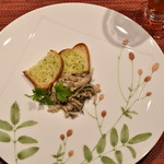 カナタ - キノコのクリーム煮とガーリックトースト