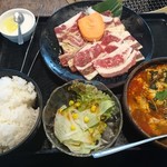 安楽亭 - ファミリーカルビＳＰランチ150g（980g＋税）