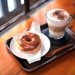Doughnut Cafe nicotto & mam - シナモンとカプチーノ