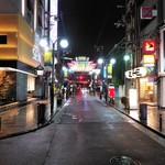 ふじ井 - おまけ　店の前の通りの賑やかさ