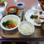 ホテル・アルファ－ワン - 料理写真:ある日の朝食