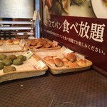 鎌倉パスタ  - パンコーナーいつもはもっと種類豊富です。