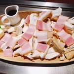 千の台所 - 突き出しの、エリンギとベーコンのバター炒め