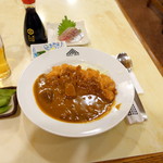 東都グリル - 鯵刺身450円、カツカレーアタマ800円