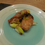 三陸産牡蠣、下仁田葱、銀杏の炒め物