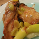 東京チャイニーズ 一凛 - 三陸産牡蠣、下仁田葱、銀杏の炒め物；アップ