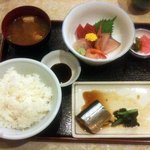 Seikaisou - お刺身定食