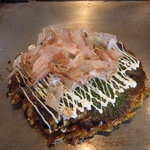 お好焼千稲 - "お好み焼定食(ブタ玉)"は700円