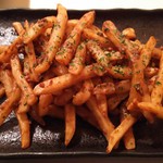 横田酒場 - 「いかわたポテト」は日本酒&ビールに合いますね