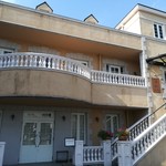 ベル･エポック - 外観。階段を上がります。