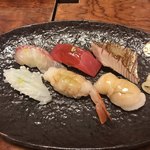 Sushi Yasukouchi - 握りは、鯛、鮪赤身、トロ？、烏賊、牡丹海老、ホタテ！