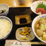 和食処 丸文 - 鮪中落ち・鰯つみれ定食