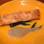 海鮮中国料理黄河 - 松葉蟹の春巻き カニ味噌ソース