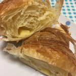 97165083 - チーズクロワッサン（断面）