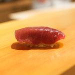 鮨 あらい - マグロ血合ぎし中トロのそば