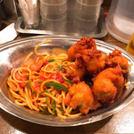 ハヤシ屋中野荘 - ナポリタン720円にとりからトッピング200円…って、とりからの方が多い！