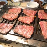 焼肉 穏 - 