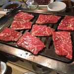 焼肉 穏 - 