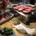 焼肉 穏 - 