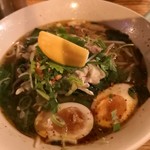 焦がしハーブ麺