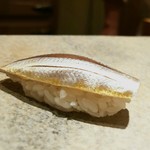 鮨 さいとう - 美しいコハダ。塩は控えめ