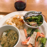 カフェ&ミール ムジ - デリ4 主菜抜き ¥1000 グラスワイン赤 ¥400