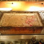 Kyoufuu Teppan Hasegawa - 鉄板焼以外にも岡山県の備長炭を使用した炭床があります！脂っこい御肉が苦手な方には炭火焼がおすすめです！