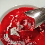 97181720 - [料理] ビーツとトマトのボルシチ ひと口大 アップ♪ｗ