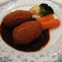 レストラン香味屋 - 牛タンのコロッケ　デミグラスソース添え