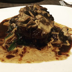 キャトルラパン - 牛ほほ肉の赤ワイン煮込み