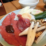 桜なべ 中江 - 肉の上にある味噌が肝心