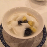 ホテルオークラレストラン新宿 中国料理 桃里 - 本日のデザート（杏仁豆腐）