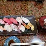 すし徳 - こんな感じで提供