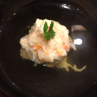 馳走 こんどう - お椀：蟹とゆり根のしんじょ 上品な出汁。蟹身がしっかりと詰まったしんじょ。 贅沢ですね。