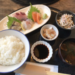 魚屋旬彩 銚釐 - 刺し盛り 1000円