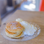カフェ 坂の下 - パンケーキバニラアイス添え