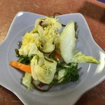 ちゃんこ霧島 - ●ちゃんこ鍋一人前3030円税込（ちゃんと鍋、手羽先の唐揚げ2本、うどんまたは雑炊、お新香）