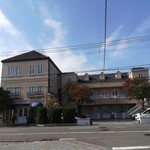 ベル･エポック - 外観(左側がブランダジュール、右側がベルエポック)