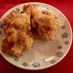 龍華餃子 - サービス定食の唐揚げ