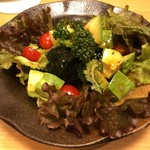 Umai Sushikan - トマトとアボカドのサラダ
