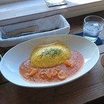 カフェ　イタイラウインズ - トマトクリームオムライス800円プラススープ100円