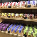 芋屋金次郎 - 芋けんぴ売り場