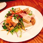 ビストロ 集 - 森林鷄のテリーヌ、魚介類のマリネサラダ、ホロホロ鳥のリエット、サラミ：どれもワインの友として最高です。