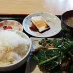 餃子王家 - ニラとガツ炒め￥680＋定食￥50