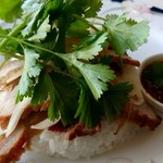 ファームラック - ムー・ヤーン丼のアップ