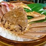 天満産直市場 - 北海道産タグ付きの松葉蟹