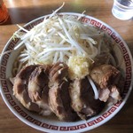 Ramen Kumechan - 小ラーメン(油少なめ、ニンニク少なめ)＋豚入り