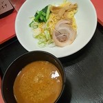 新宿 秀山 - 中華つけ麺７５０円